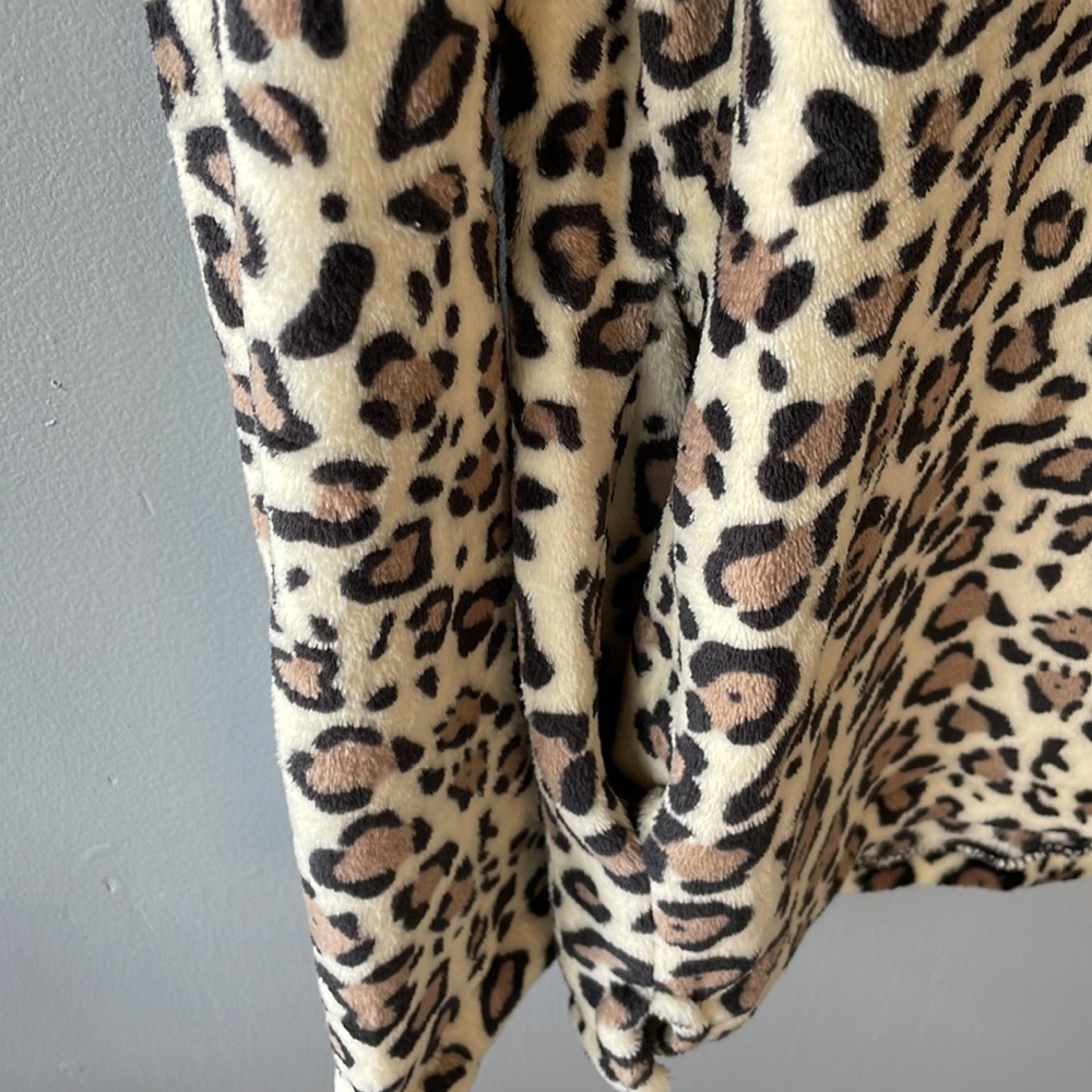 Leopard print pullover - Picture 6 of 9